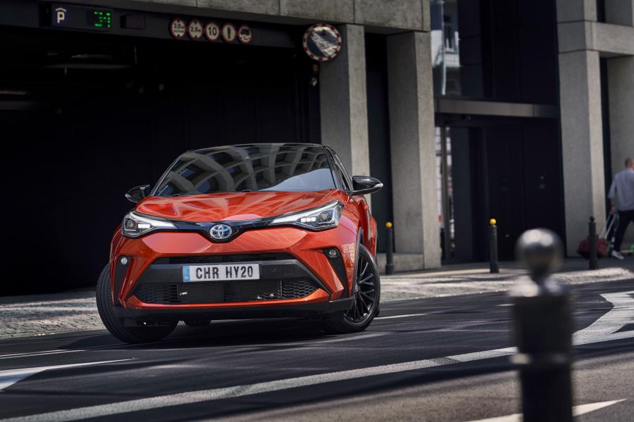  Toyota C-HR Hybrid 2019 года  (WW) (фото 19 из 174)